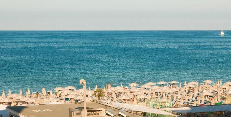 Hotel Caraibi Milano Marittima Exterior photo