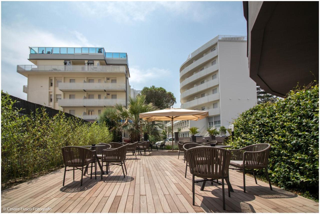 Hotel Caraibi Milano Marittima Exterior photo