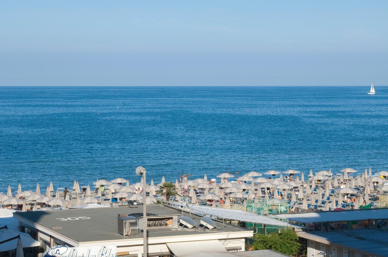 Hotel Caraibi Milano Marittima Exterior photo